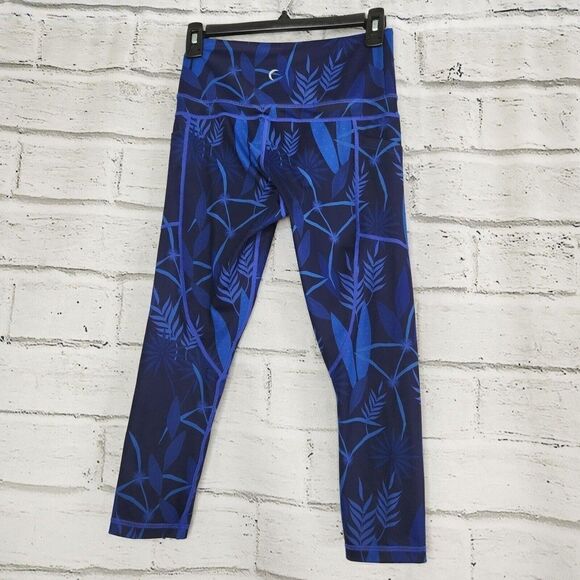 Zyia Active Women’s Cropped Dark Blue Leaf Print Leggings Size 4 Athleisure Yoga - Picture 3 of 12